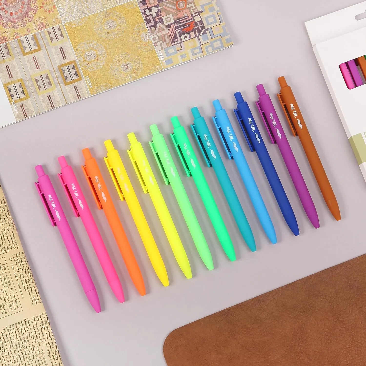 Retractable Gel Pens 12-Pack: Cute Design, Colored Ink, Quick-Dry, Fine Point 0.7mm